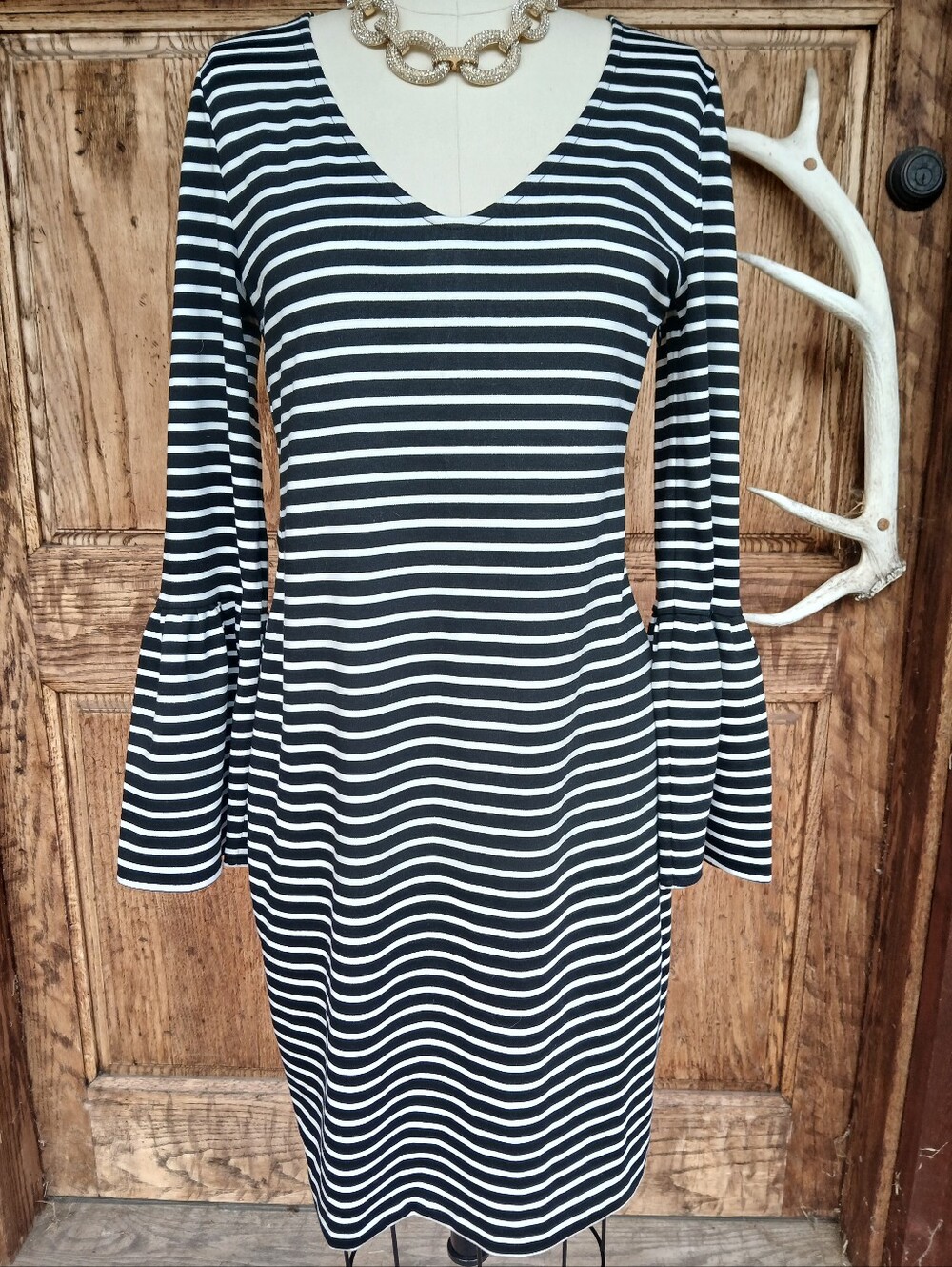 NWT Banana Republic Striped Bell Sleeve V-Neck Knit Dress Small Black White $128
